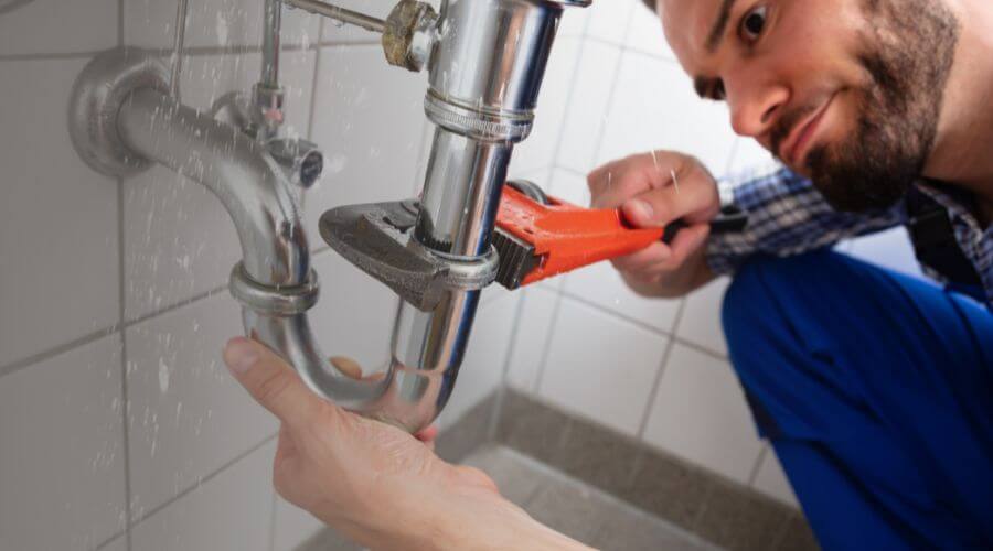 Professional Water heater repair in Gem, KS